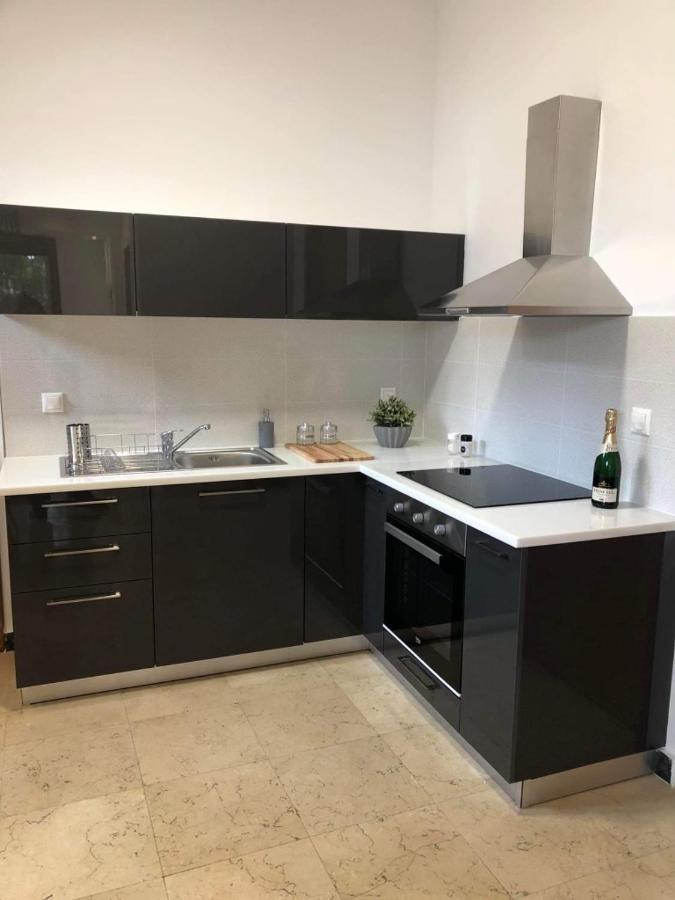 Paradise Apartments Nefeli Каламата Экстерьер фото